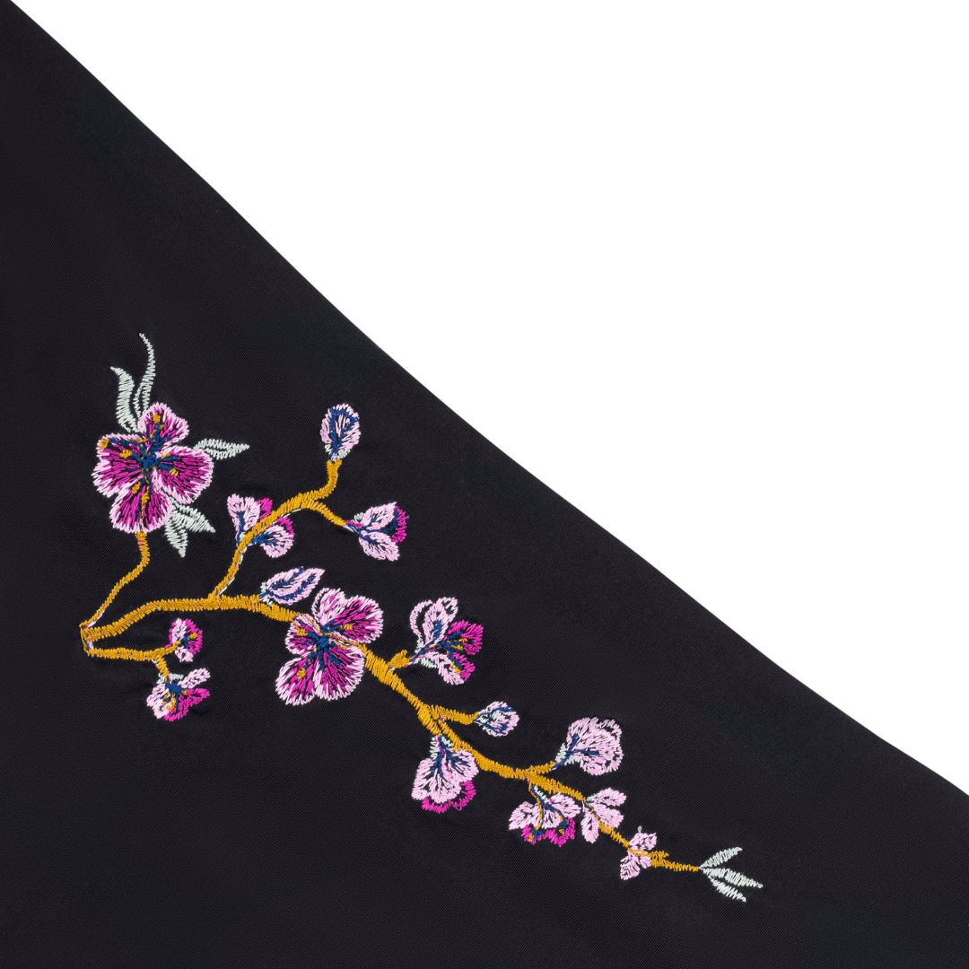 Soft Seamless Briefs with Embroidery