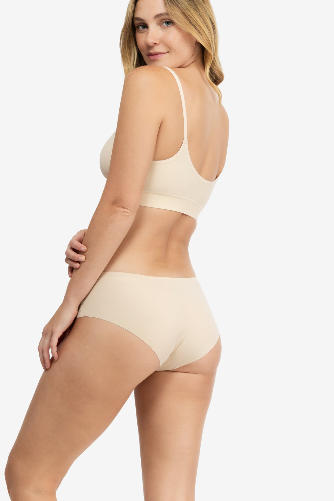 Soft Seamless Briefs with Embroidery