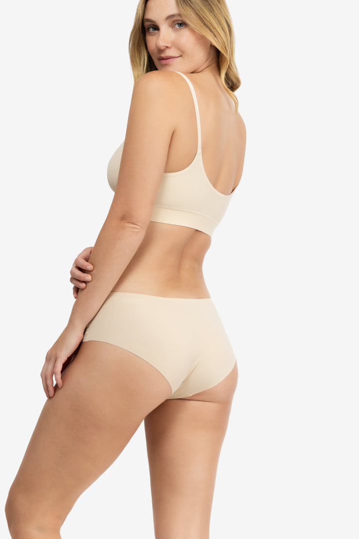 Soft Seamless Briefs with Embroidery